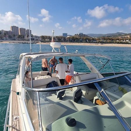 Cozy Yacht Lodge In Barcelona With Boat Tour Option サン・アドリア・デ・ベソス エクステリア 写真