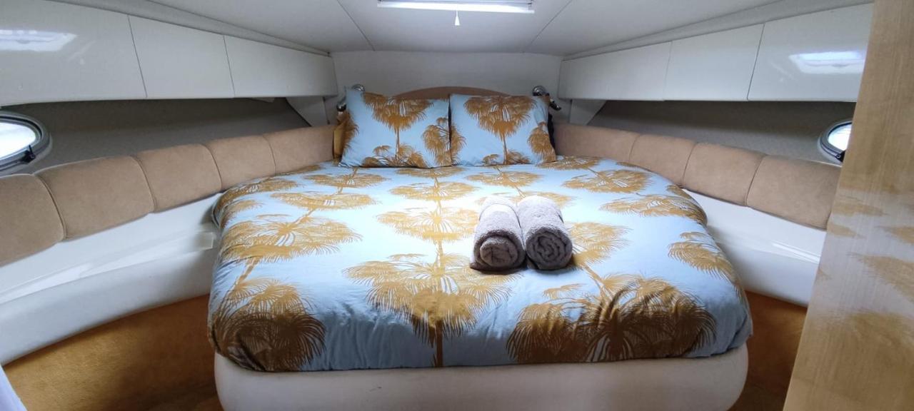 Cozy Yacht Lodge In Barcelona With Boat Tour Option サン・アドリア・デ・ベソス エクステリア 写真