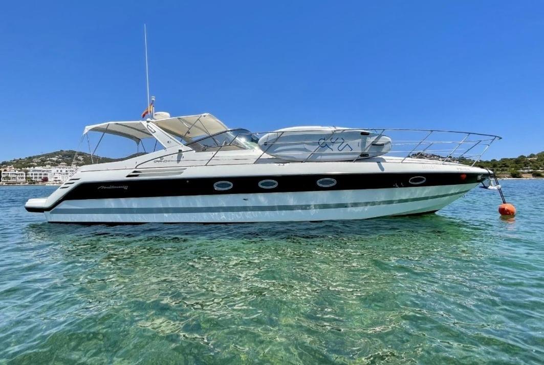 Cozy Yacht Lodge In Barcelona With Boat Tour Option サン・アドリア・デ・ベソス エクステリア 写真